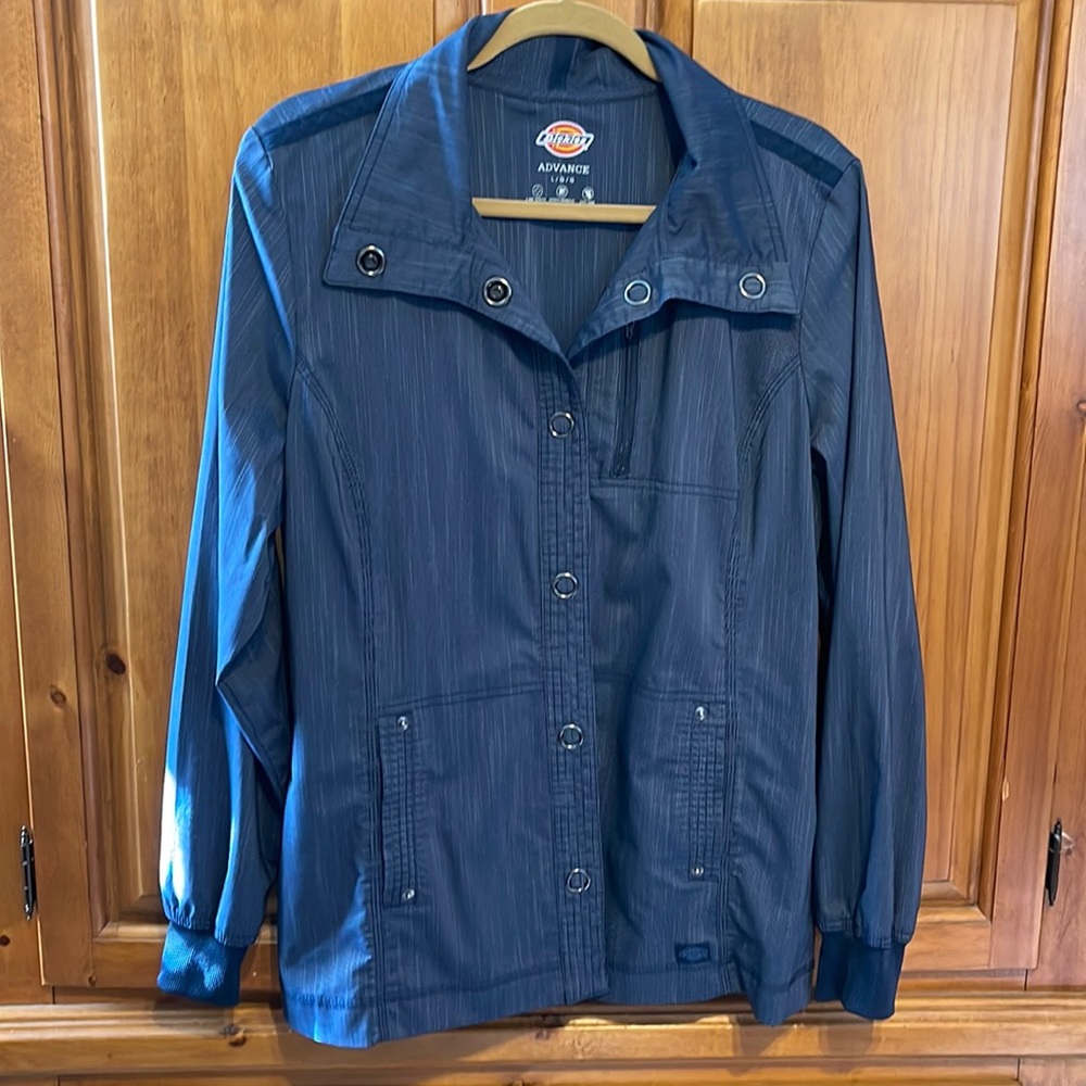 Dickies Advance large navy/thin white pinstripe scrub jacket